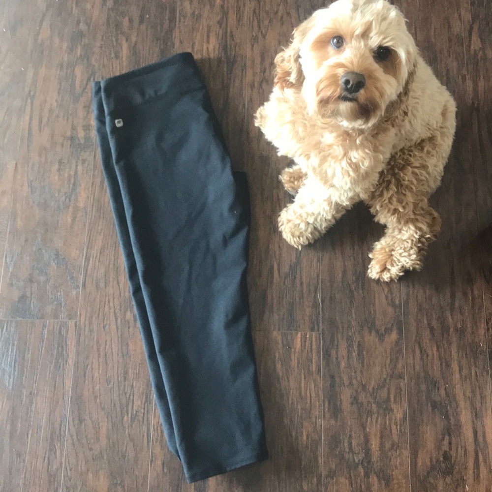 Like new Fabletics powerhold salar capri!